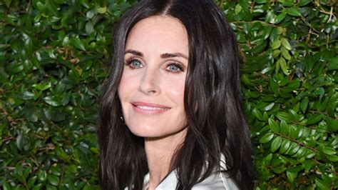 courtney cox lingerie|Courteney Cox, 59, showcases her incredible figure。